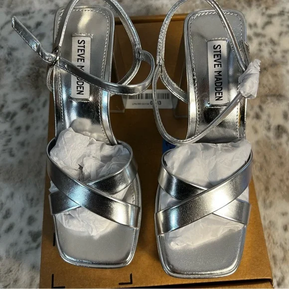 New Silver Steve Madden Platform Cross-Strap Sandals, Crazy Heels, sz 6 - Picture 7 of 14
